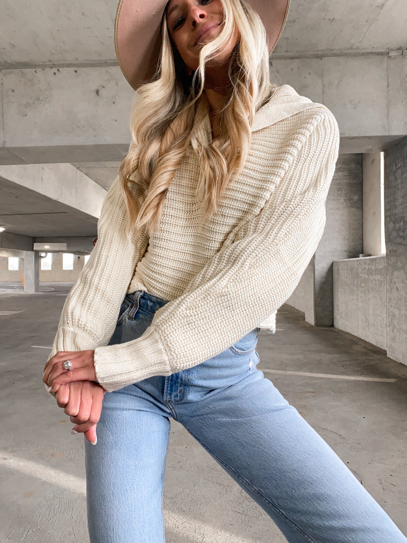 Endless Drama Collar Pullover Cream